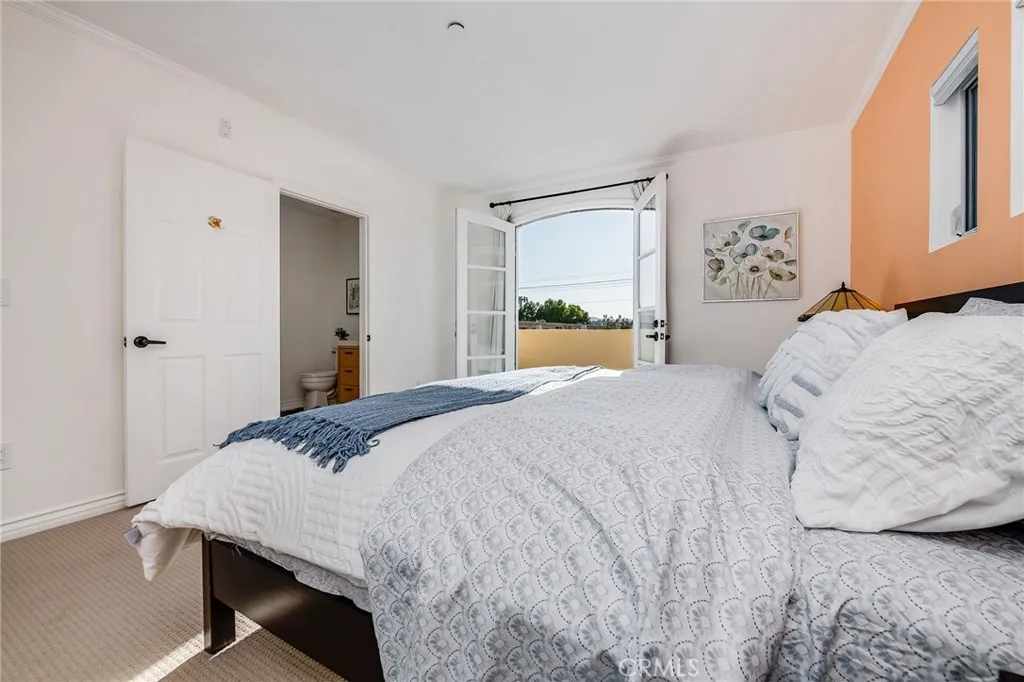 4832 Whitsett Avenue 305, Valley Village, California 91607 home-pic-19